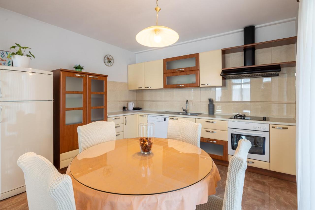 Family Apartments - Guesthouse Vranjes Makarska Ngoại thất bức ảnh