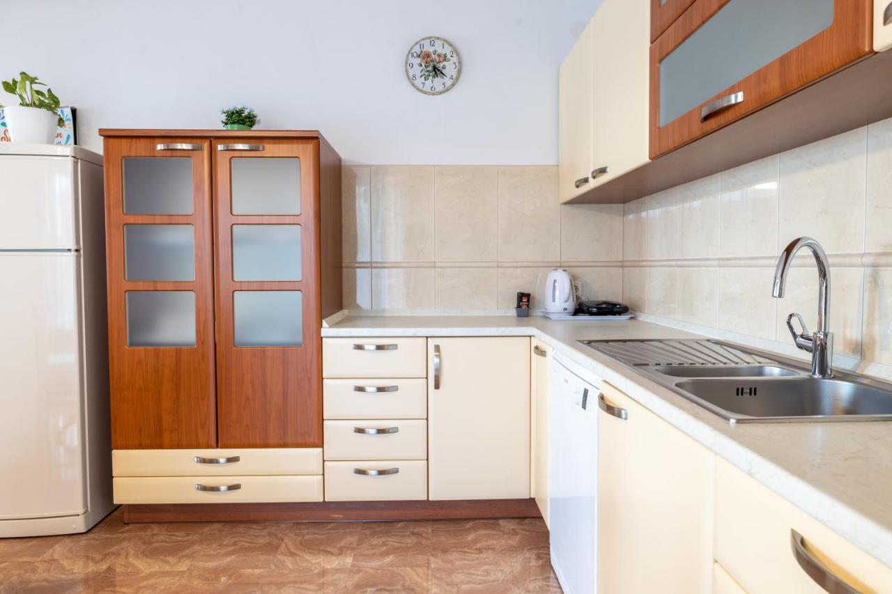 Family Apartments - Guesthouse Vranjes Makarska Ngoại thất bức ảnh