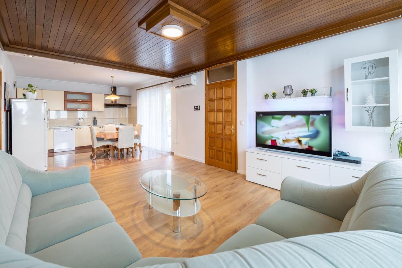 Family Apartments - Guesthouse Vranjes Makarska Phòng bức ảnh