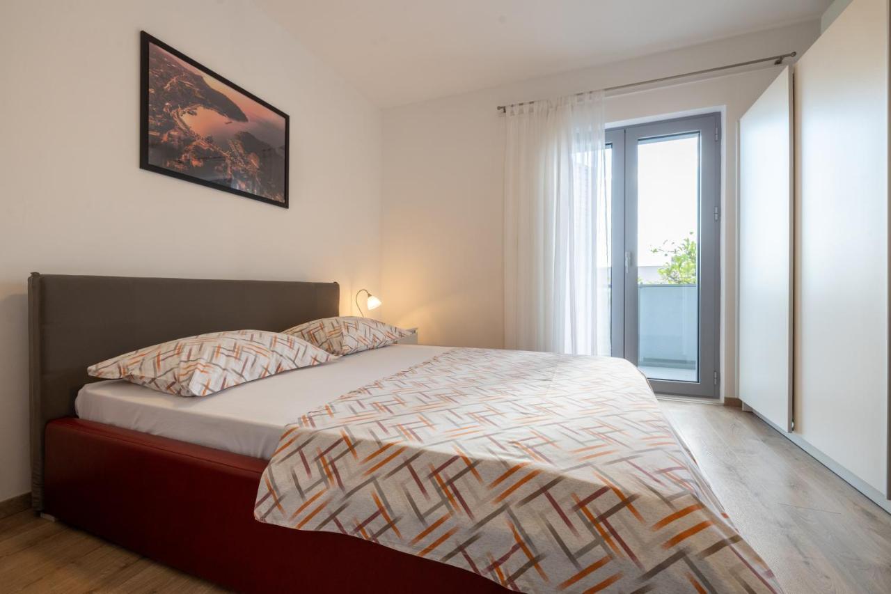 Family Apartments - Guesthouse Vranjes Makarska Ngoại thất bức ảnh