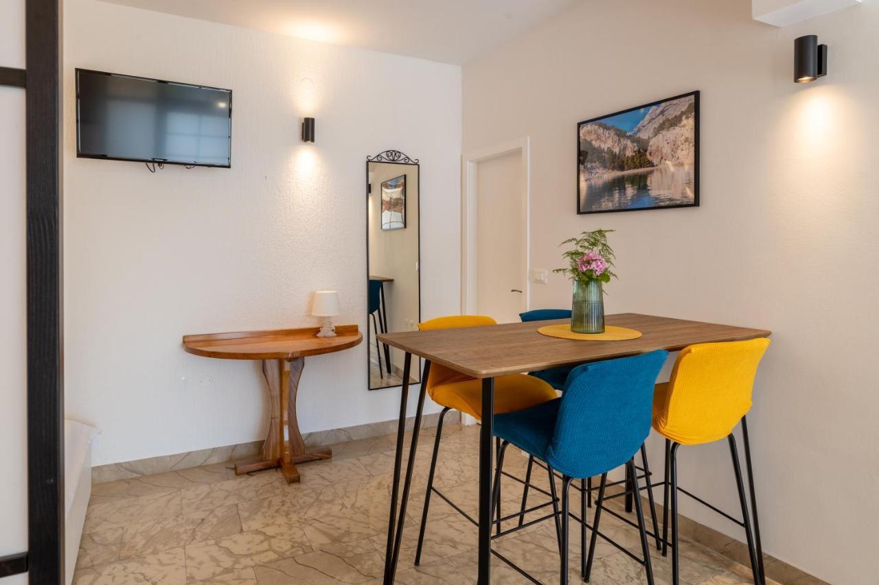 Family Apartments - Guesthouse Vranjes Makarska Phòng bức ảnh