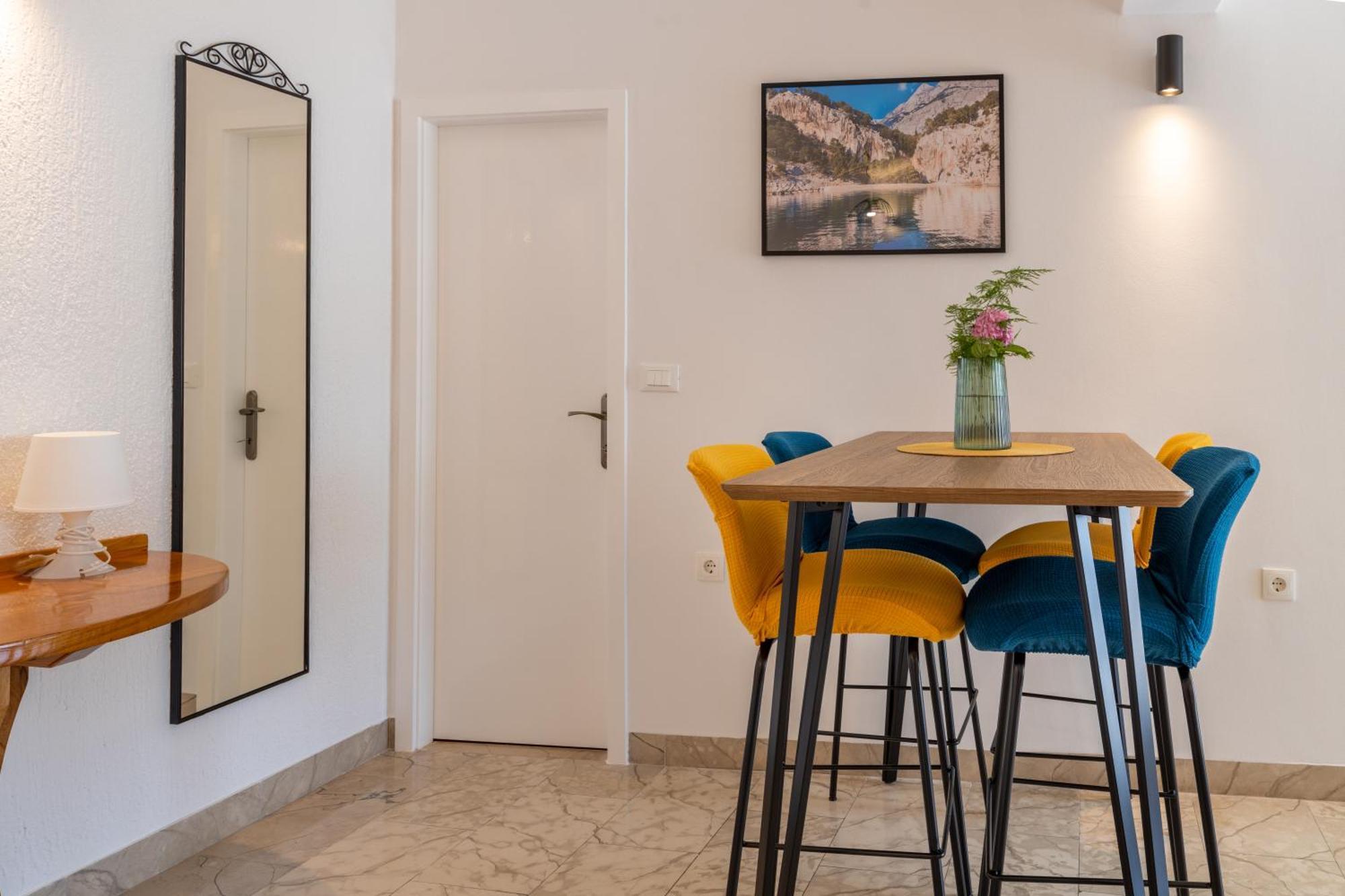 Family Apartments - Guesthouse Vranjes Makarska Phòng bức ảnh